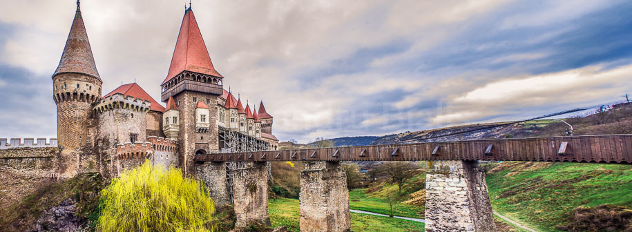 Castelul-Corvinilor-Hunedoara-Romania-PREVIEW-slider-shop